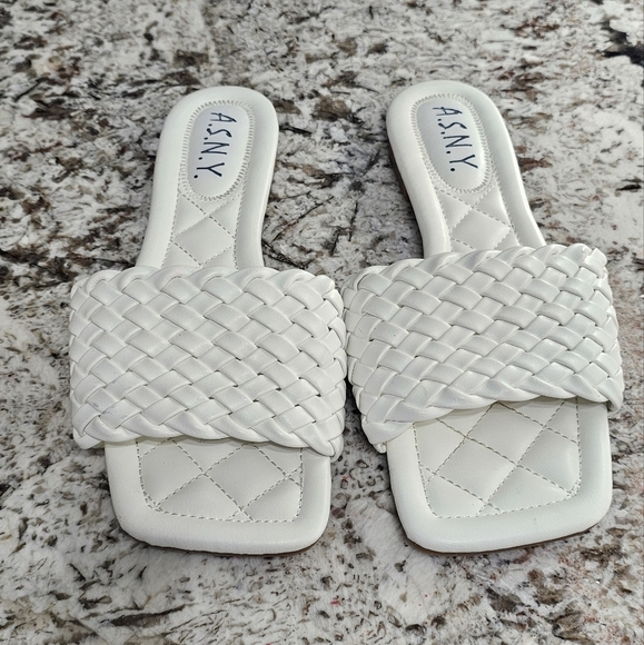 ASNY white Sandals - Picture 2 of 5